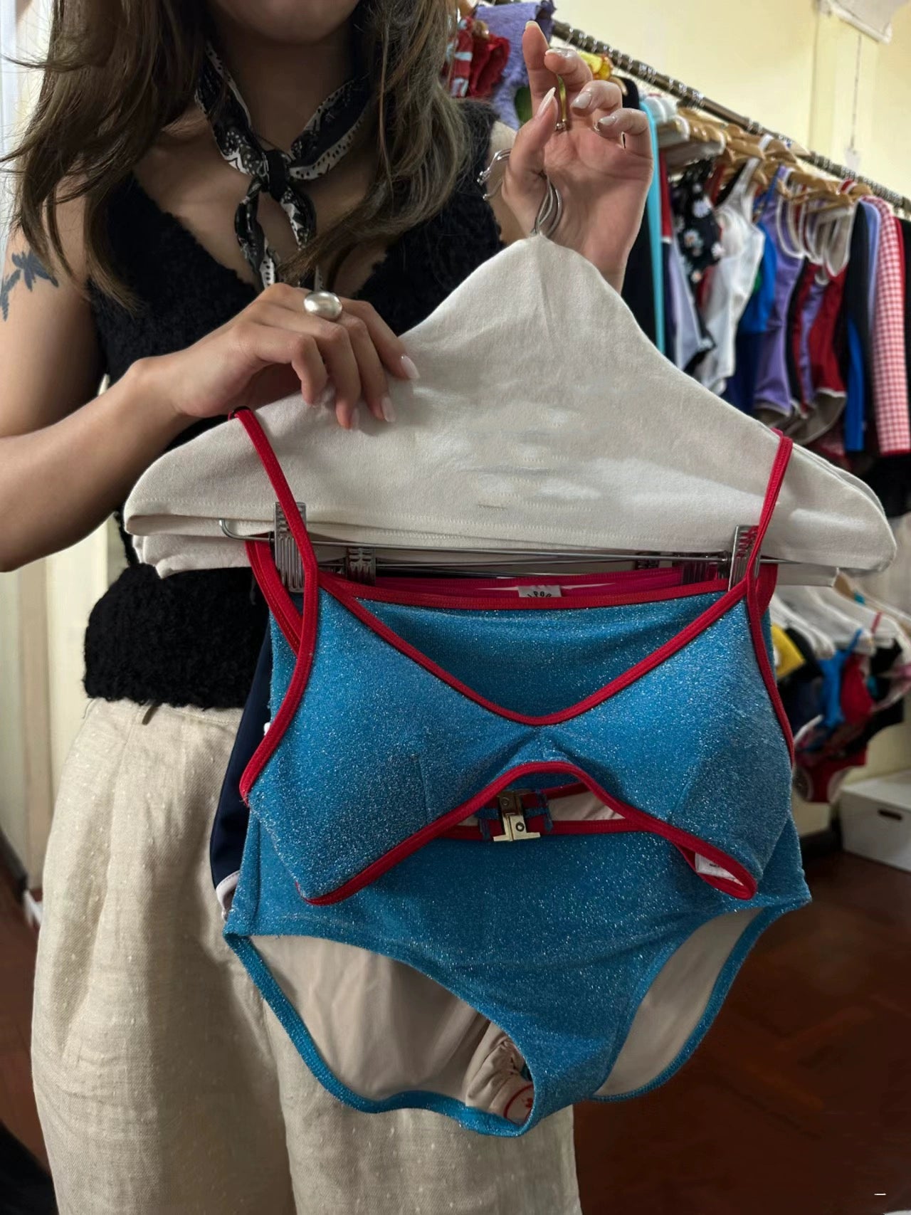 Zhou Yu Tong Swimsuit Women's Super Sexy Bikini 2023 New Arrival Hot Spring Girl Flab Hiding Internet Celebrity Conservative Split
